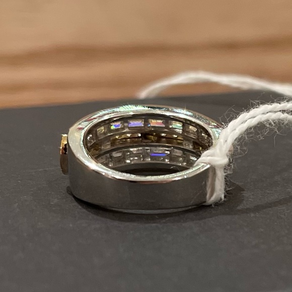 New sterling silver two tone cubic zirconia ring size 6 - Picture 2 of 3